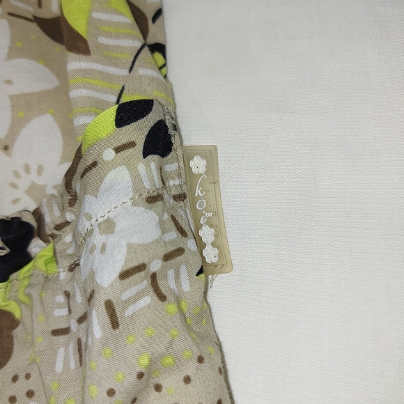 Koi by Kathy Peterson Scrubs Top  large - Picture 3 of 7